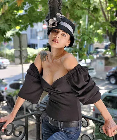Abigail Hat Style  - Linen in Black