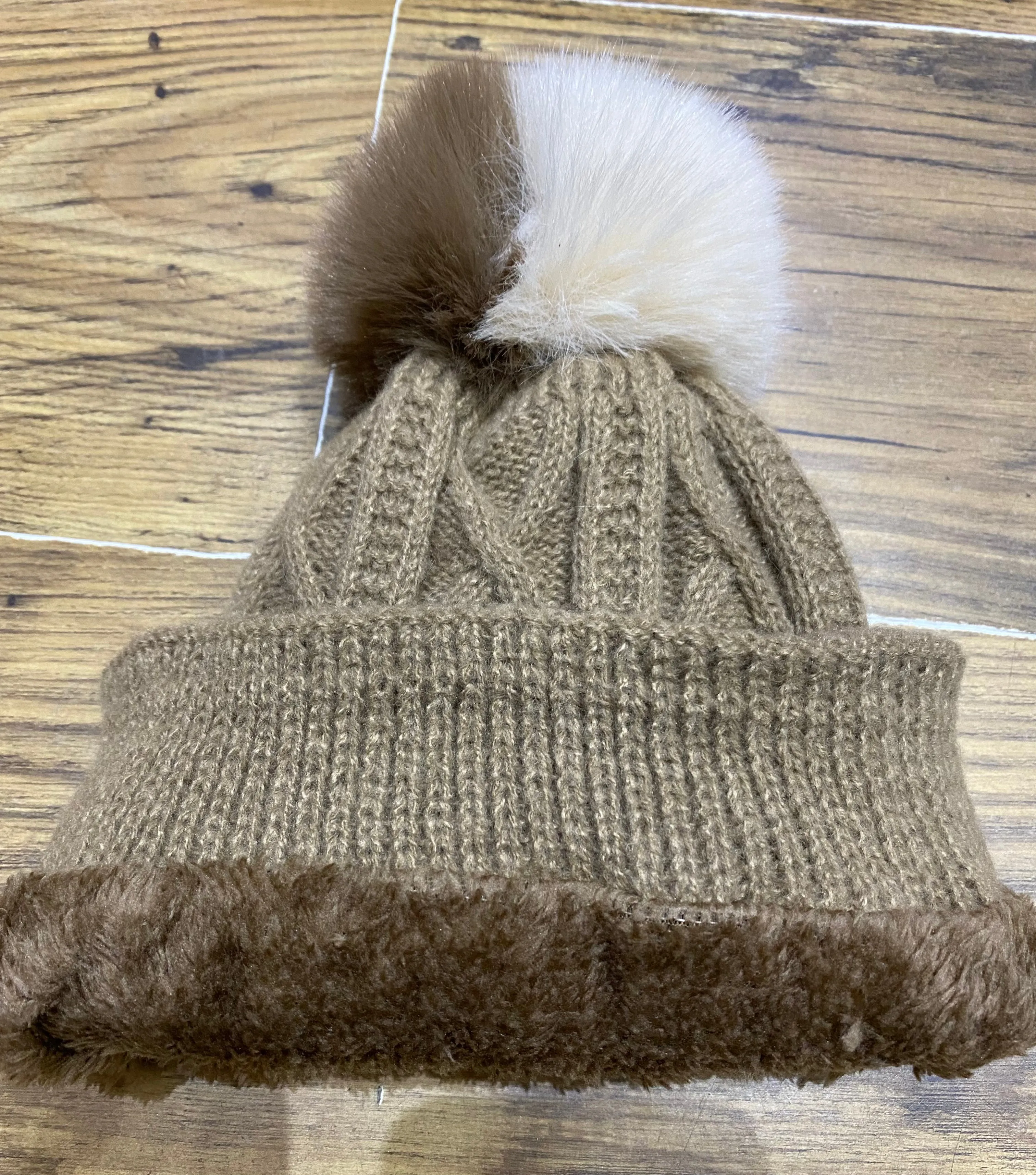 Cable Knit Two Tone Pom Pom Hat With Fleece Lining (5 Colours)