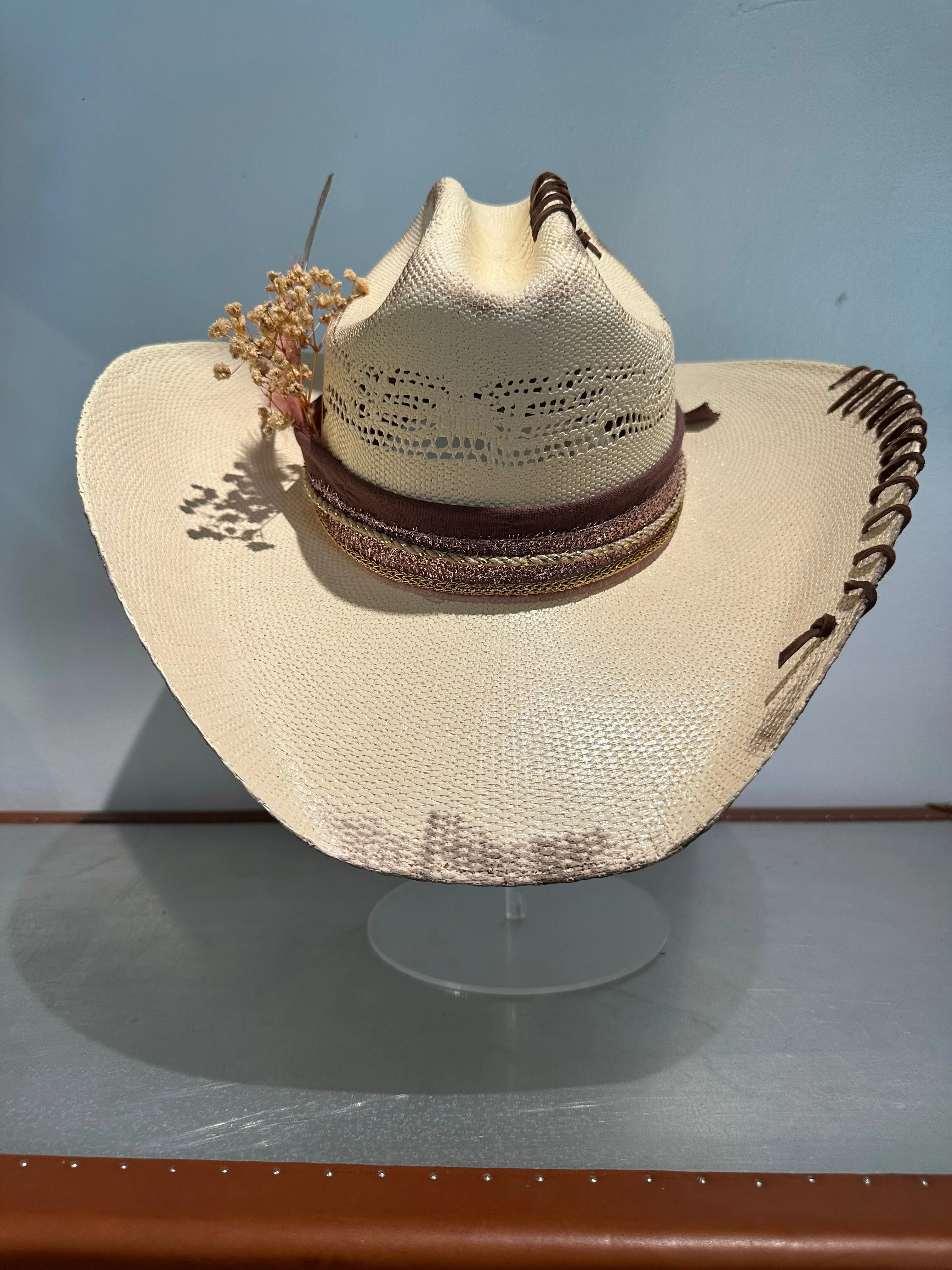 Custom Western Cowboy Cattleman Hat  Straw  Small (6 3/4 - 6 7/8)  Sweetheart of the Rodeo | The Branded W & Co.