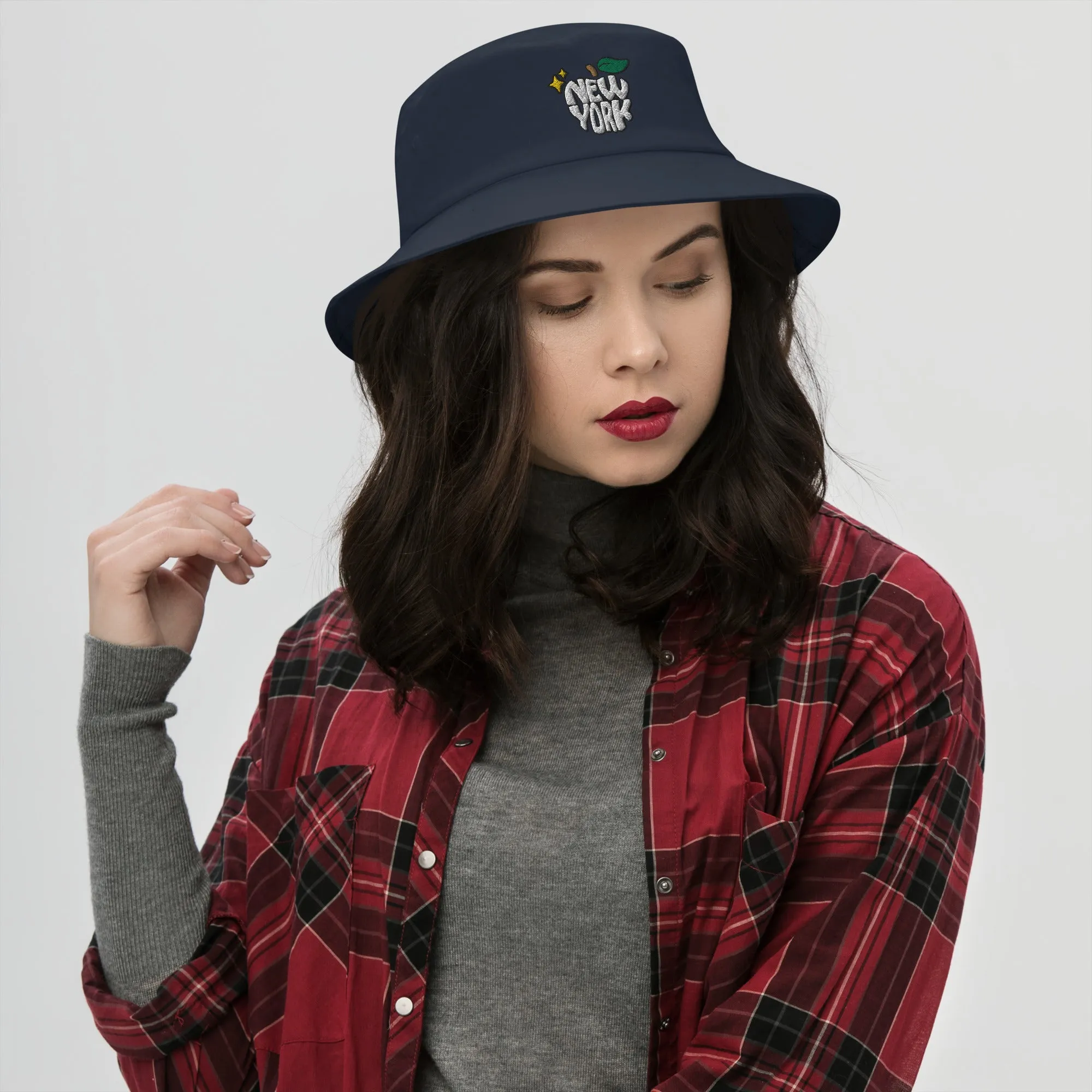 New York Apple Logo Embroidered Bucket Hat
