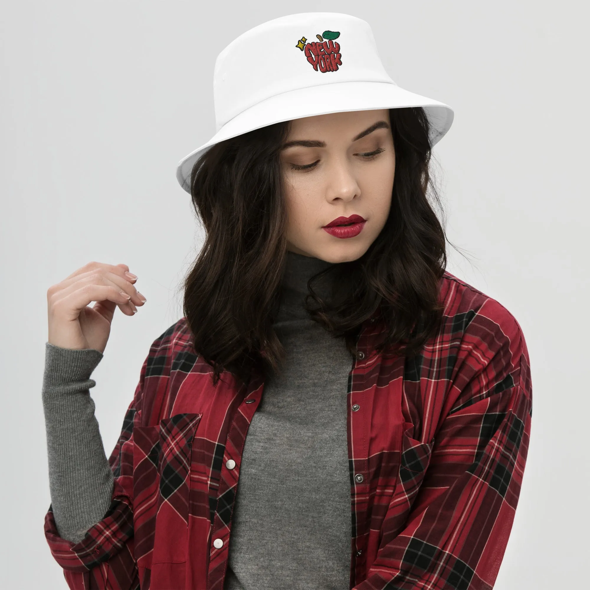 New York Apple Logo Embroidered Bucket Hat
