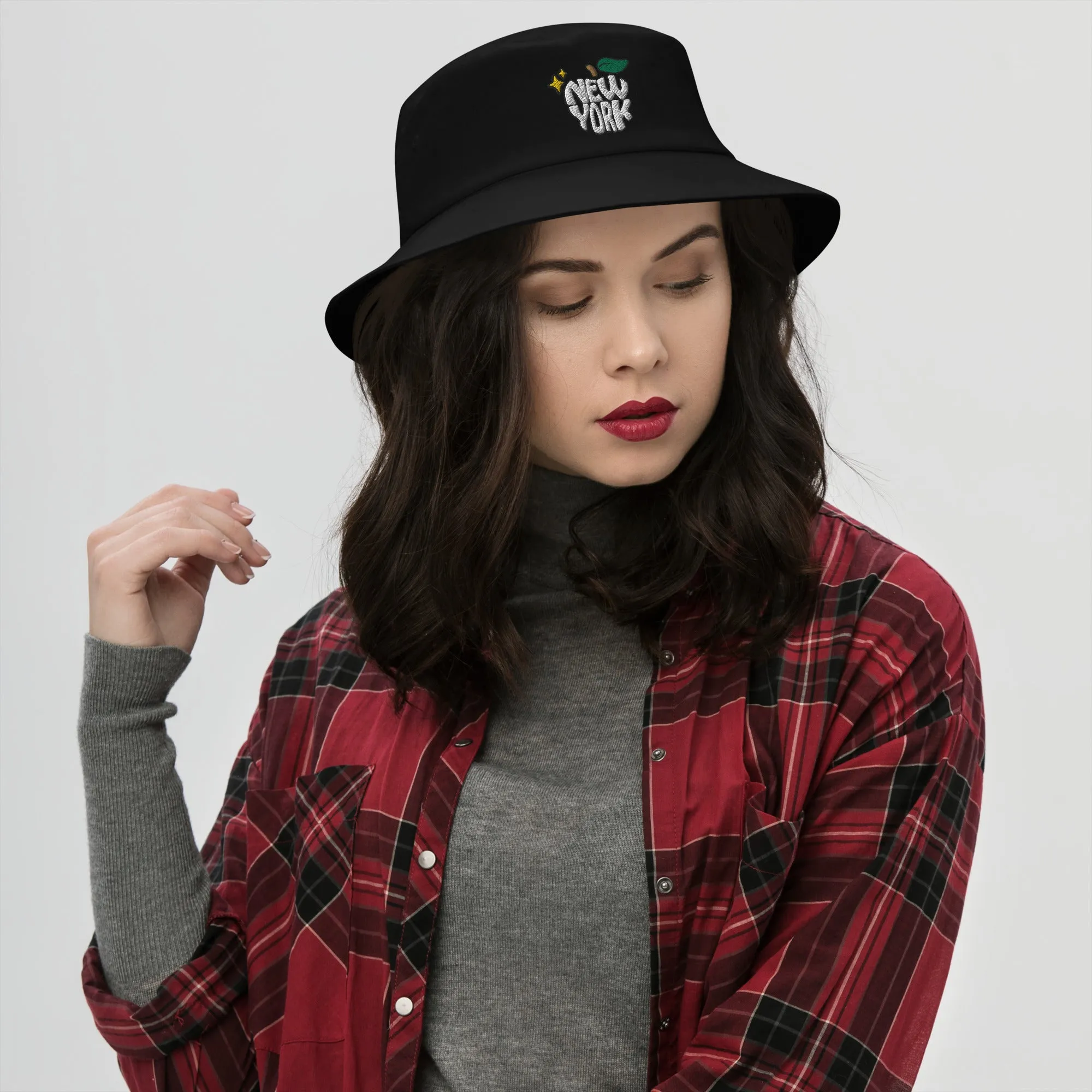 New York Apple Logo Embroidered Bucket Hat