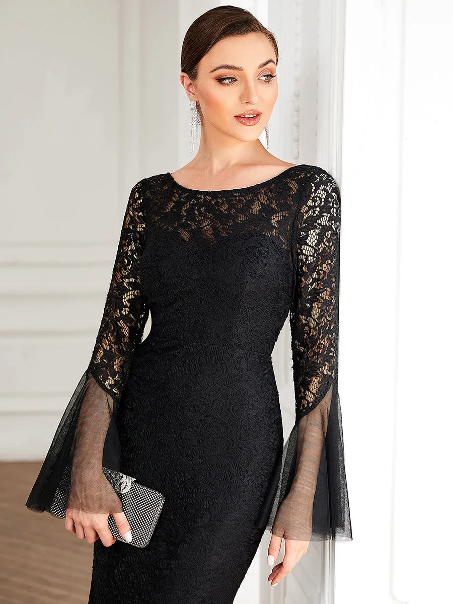 Robe de soirée moulante en dentelle à manches cloche en tulle et col rond